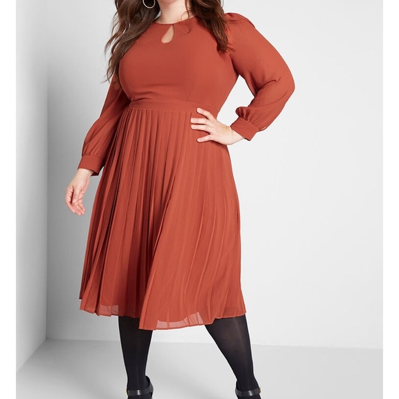 Modcloth Dresses & Skirts - Modcloth burnt orange keen on pleats midi dress 18
